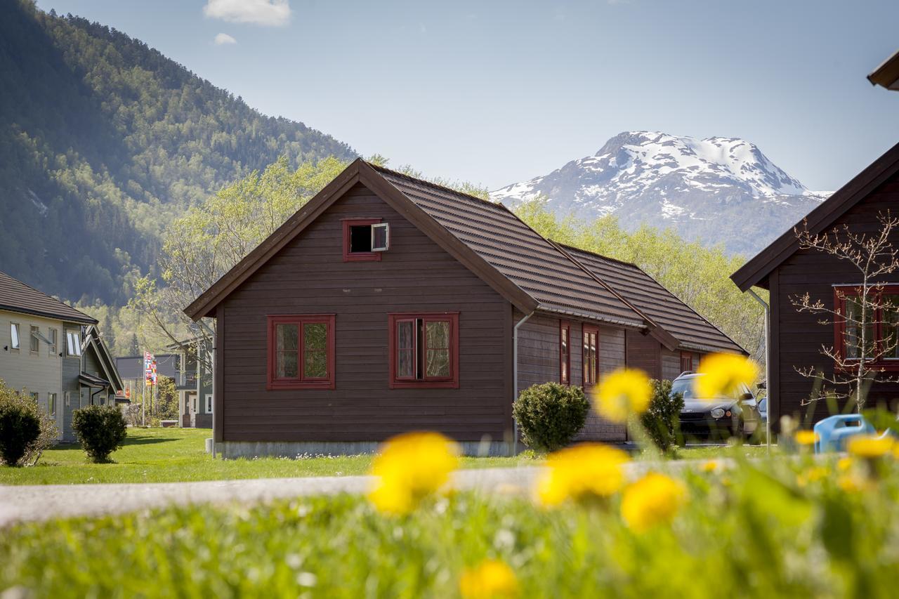 Forde Gjestehus Og Camping Exterior foto