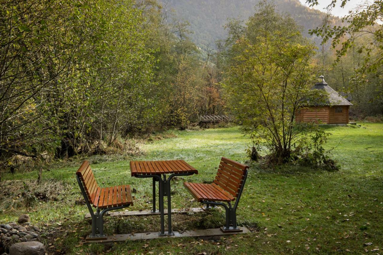Forde Gjestehus Og Camping Exterior foto